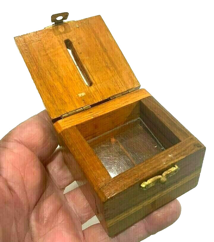 CHING LING COIN WOOD BOX Penetration Through Solid Glass Close Up Magic Trick