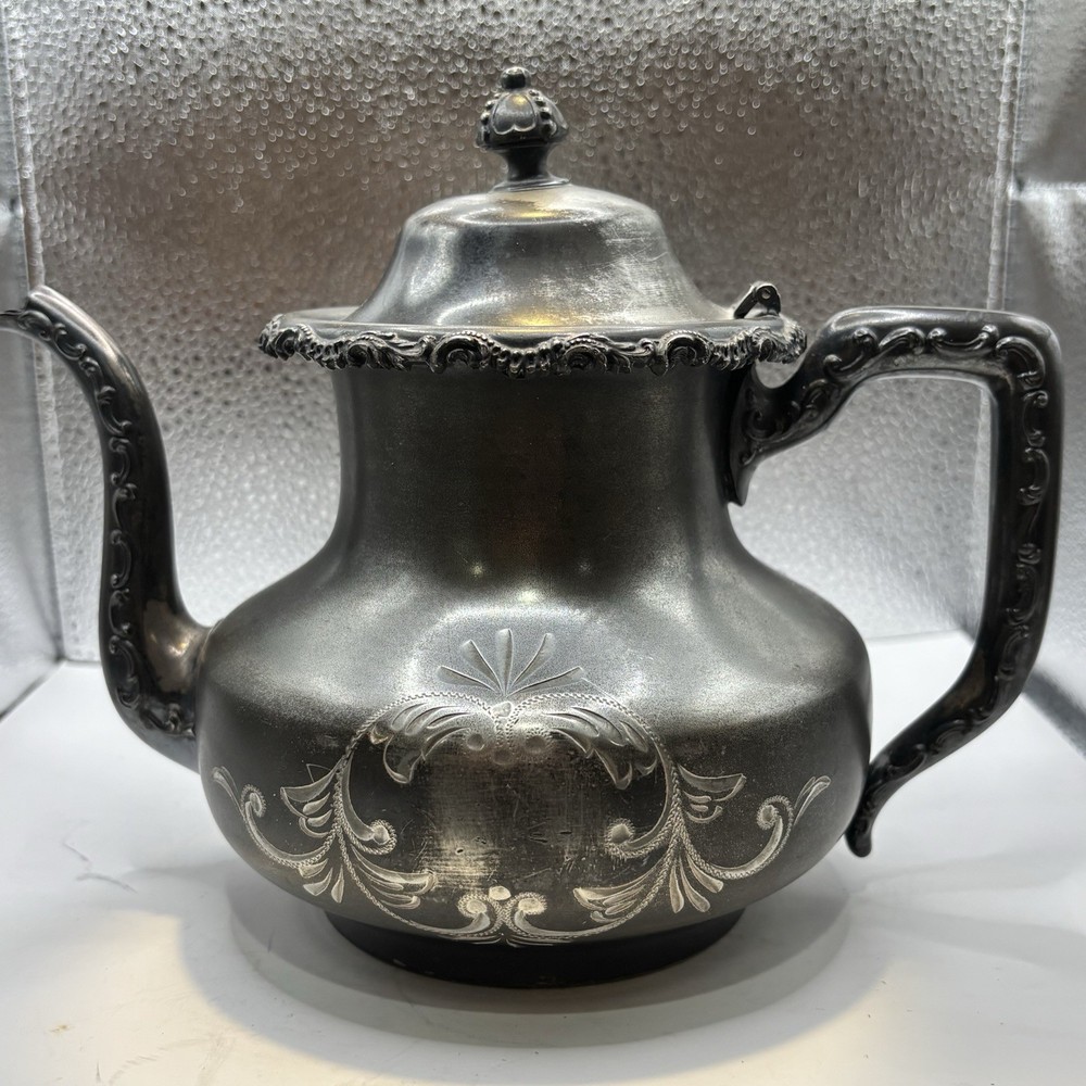 Vintage Eureka Silver Co.  Quadruple Plated Teapot Beautiful Design