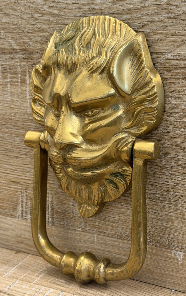 VINTAGE SOLID BRASS LIONS HEAD DOOR KNOCKER
