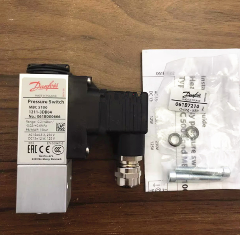 Danfoss MBC5100 061B000666 sensor