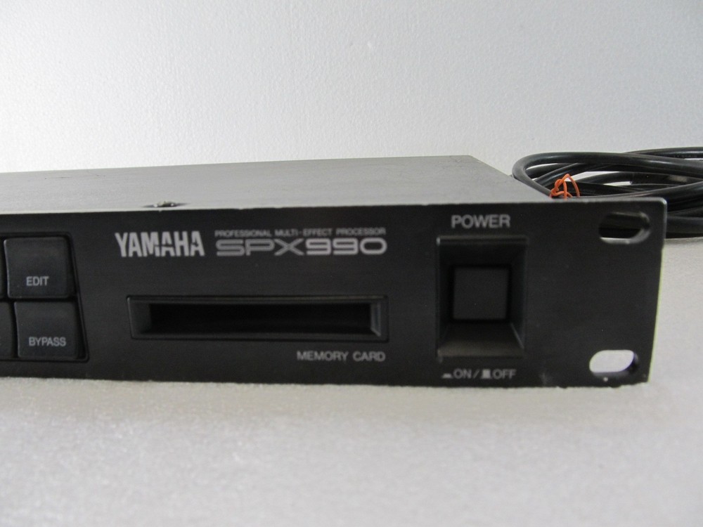Yamaha SPX990 Professional Multi-Effect Processor Rack Mountable