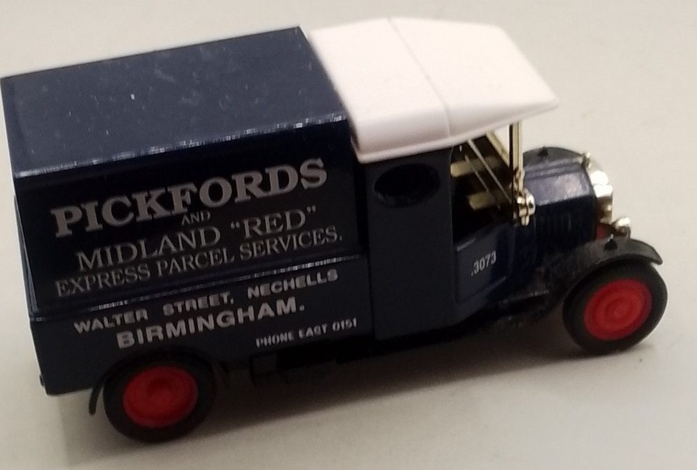 Corgi Morris Pickfords Delivery van