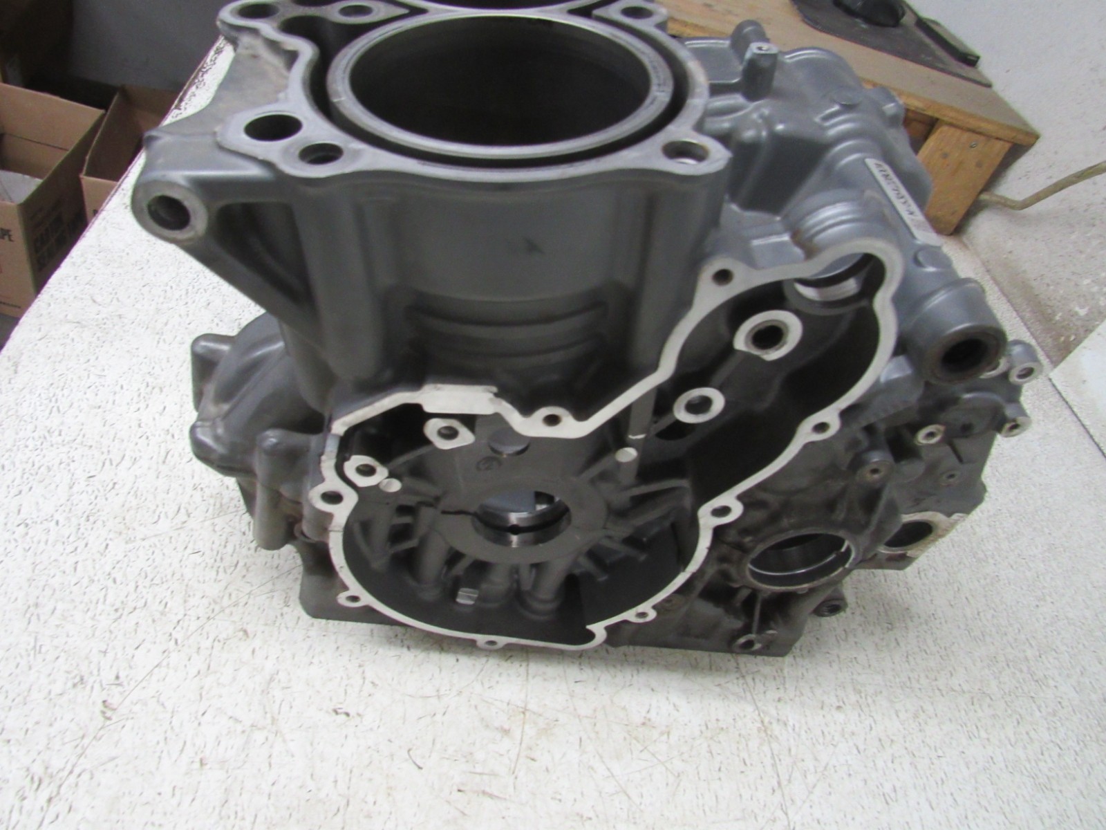 21 KTM 890 ADVENTURE R CASES ENGINE CRANK CASE CYLINDERS STOCK OEM #2361