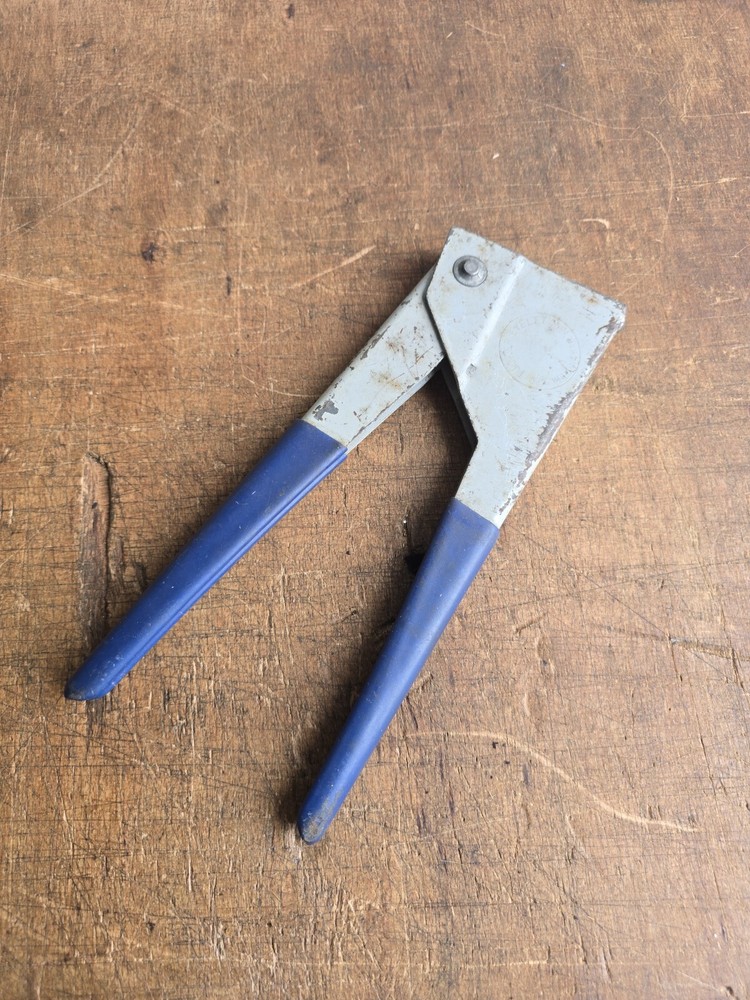 Tucker TT6 Rivet Gun