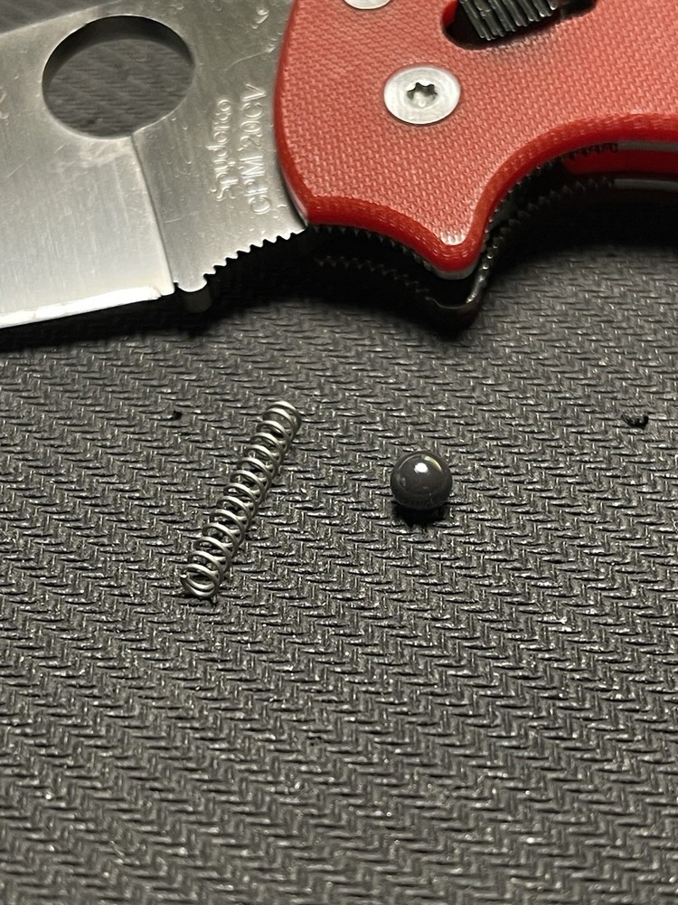 Spyderco Manix Spring Kit - Ceramic Ball - Light Spring