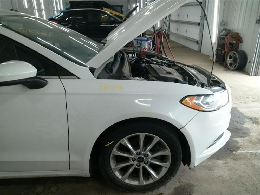 FUSION 2017 High Mounted Stop Light 104824032