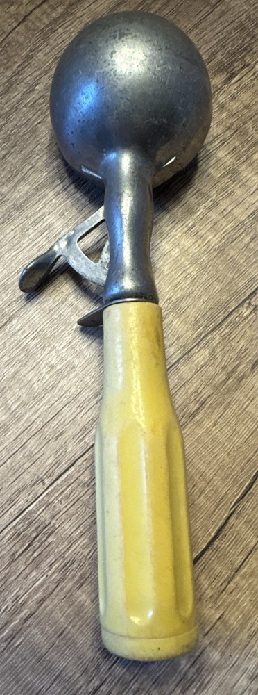 Vintage Trigger Ice Cream Scoop Progressus Yellow Handle 1960s