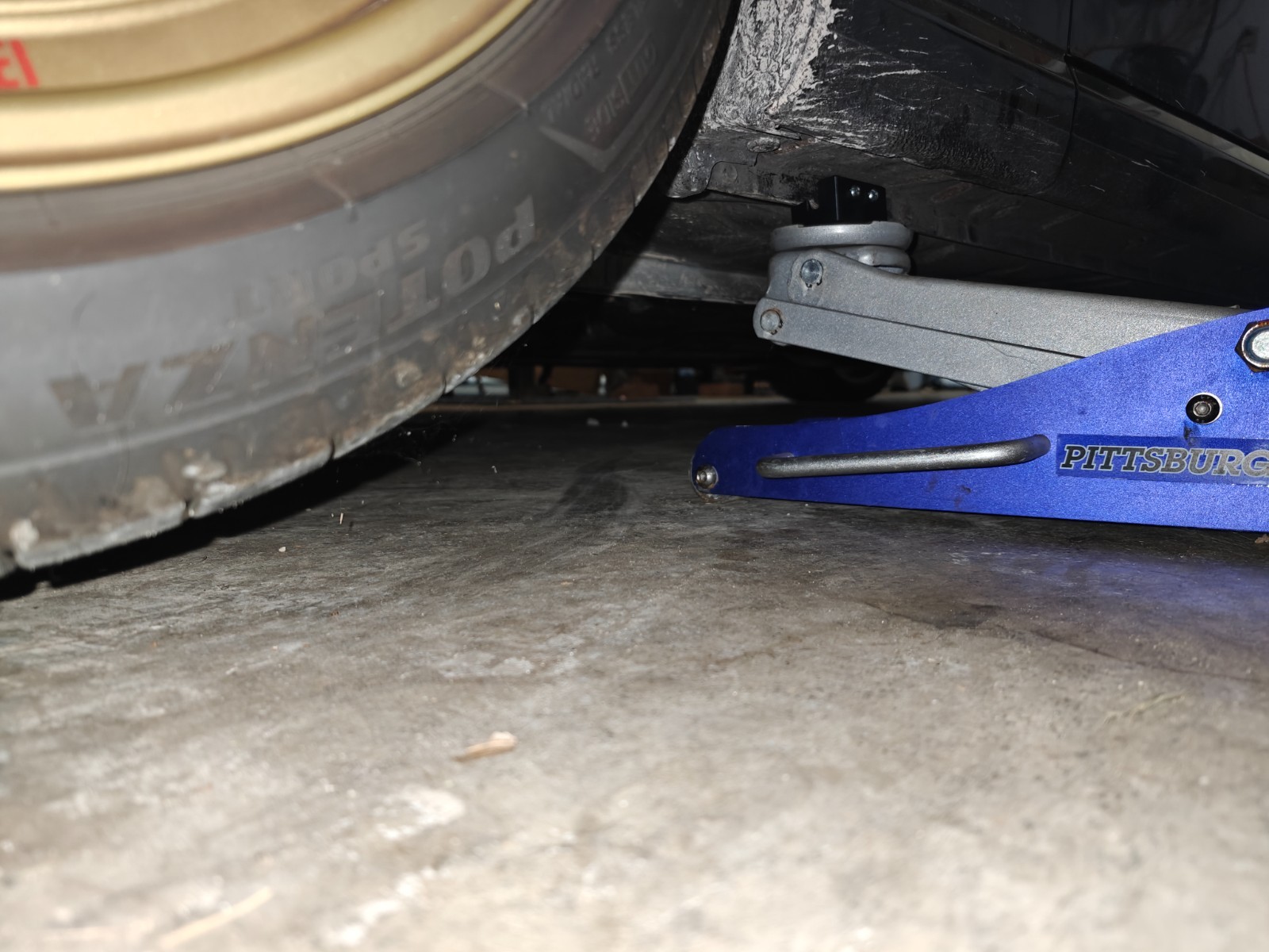 Set of 4 Pinch Weld Jack Pucks Stay-On - Clamp - BRZ 86 Miata Civic WRX Golf Q50