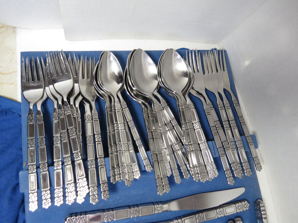 Community Stainless Steel Silverware Flatware Madrid Pattern 52 Piece Total Set