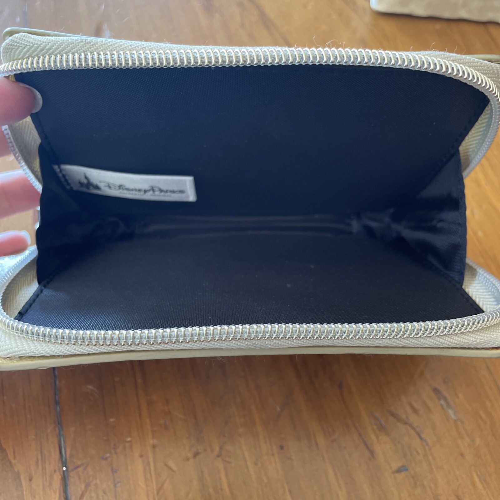 Disney Parks Alice in Wonderland Doorknob Coin Purse Wallet Pouch Zipper Retired