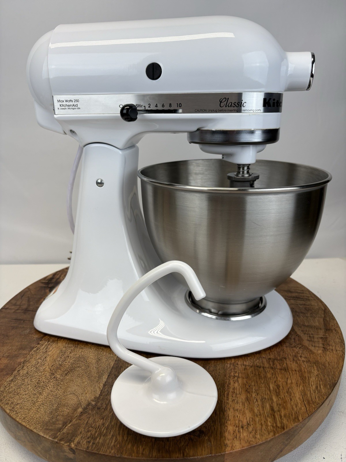 KitchenAid - Classic Series 4.5 Quart Tilt-Head Stand Mixer - K45SSWH - White