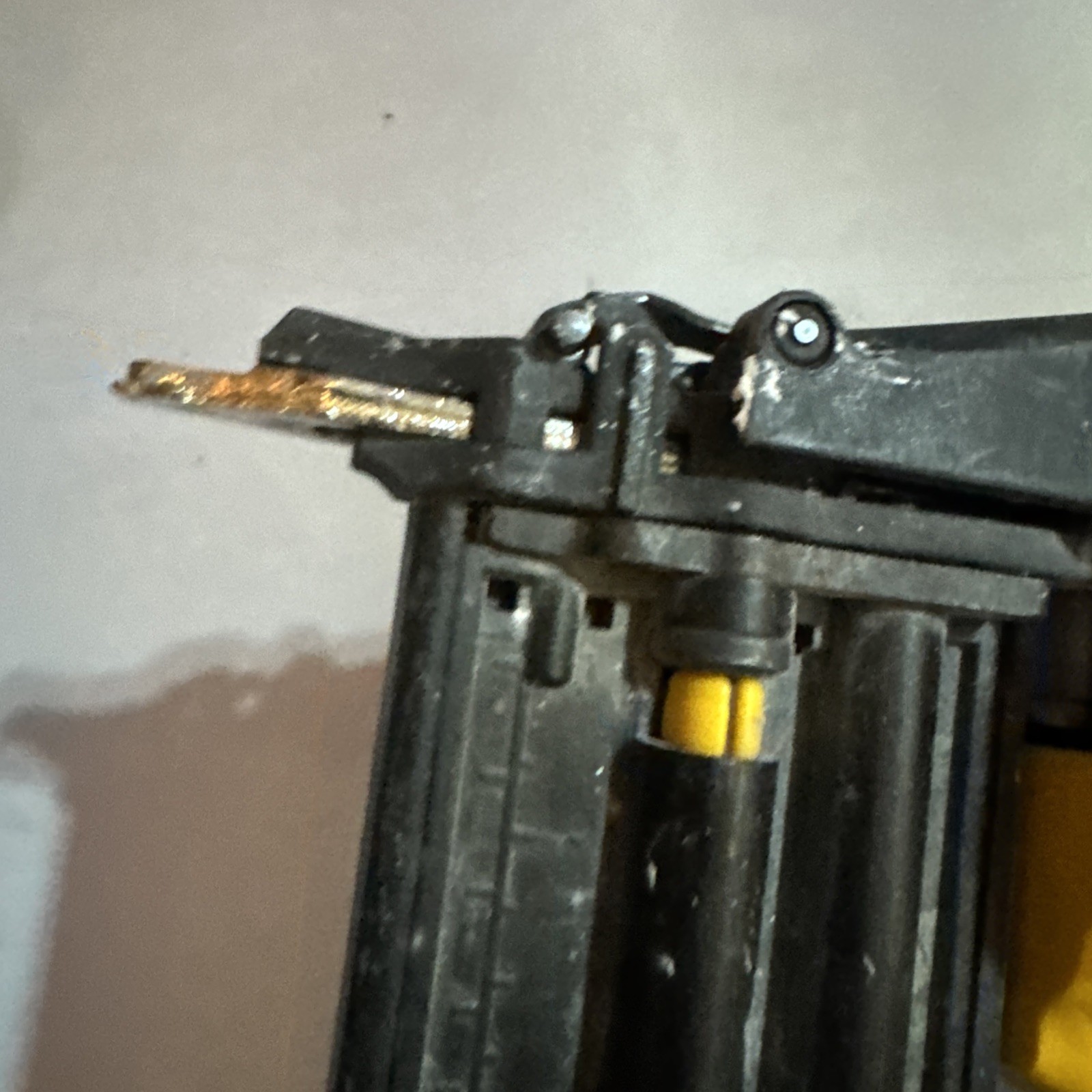 DEWALT DCN681D1 20V MAX XR 18 GA Cordless Narrow Crown Stapler Used