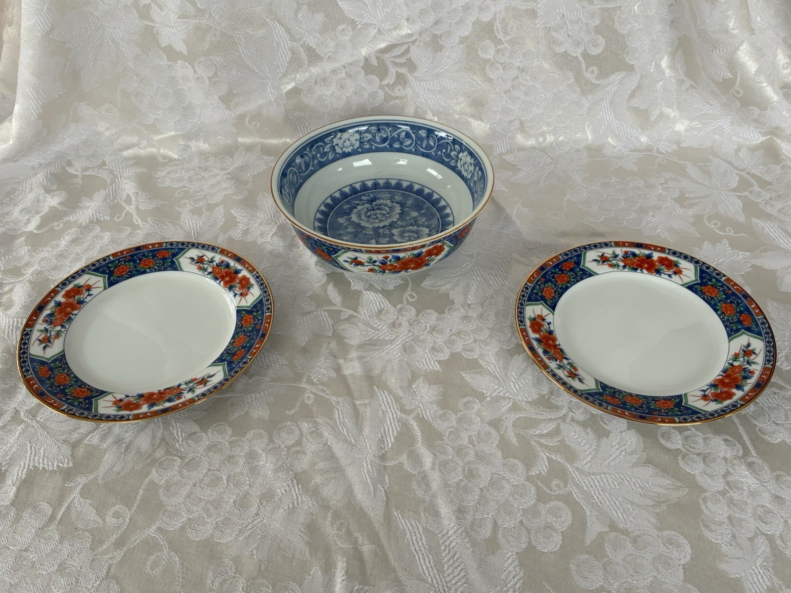 Tiffany & Co. TIC50 Imari Style Vegetable Bowl and 2 Salad Plates 1970s