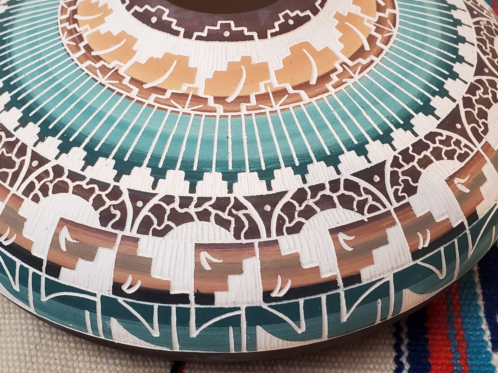 Navajo Native American Etched Hand Painted Earthenware Heavy Pottery