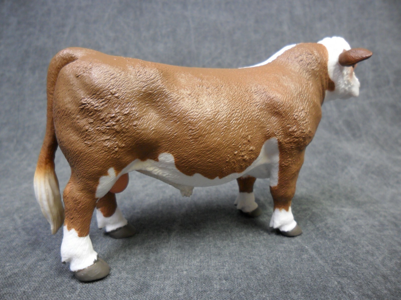 CollectA NIP * Polled Hereford Bull * 88861 Breyer Cow Model Toy Figurine