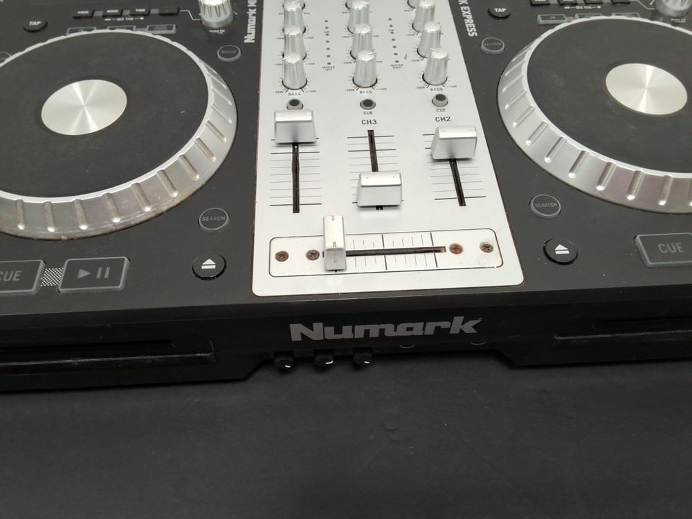 Numark Mixdeck Express - MARCH 2015- USED