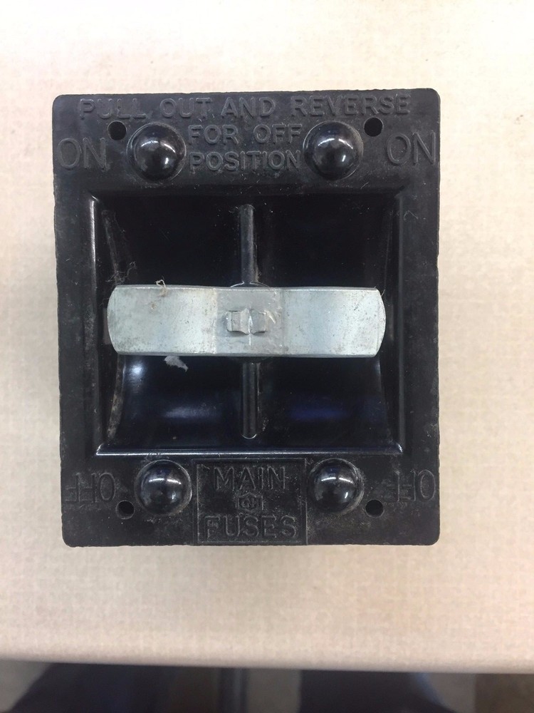 CUTLER HAMMER  60 AMP MAIN FUSES FUSE PANEL PULLOUT