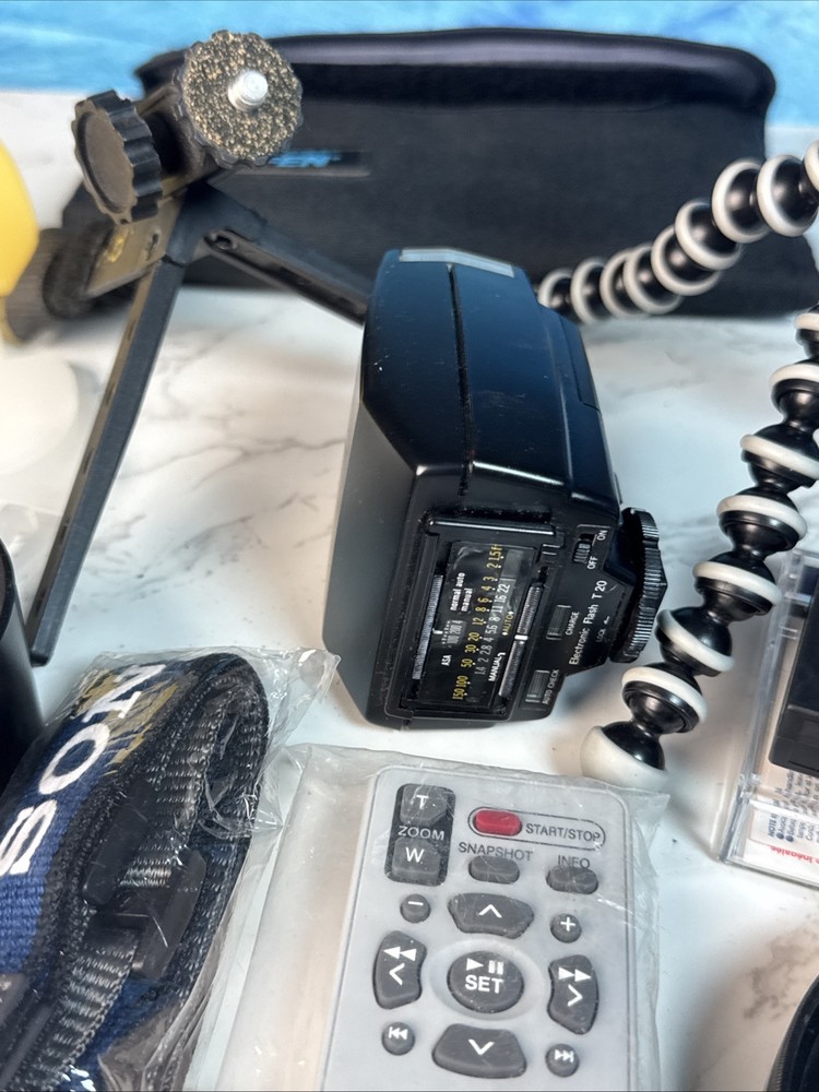 Miscellaneous camera accessory lot (stgb)