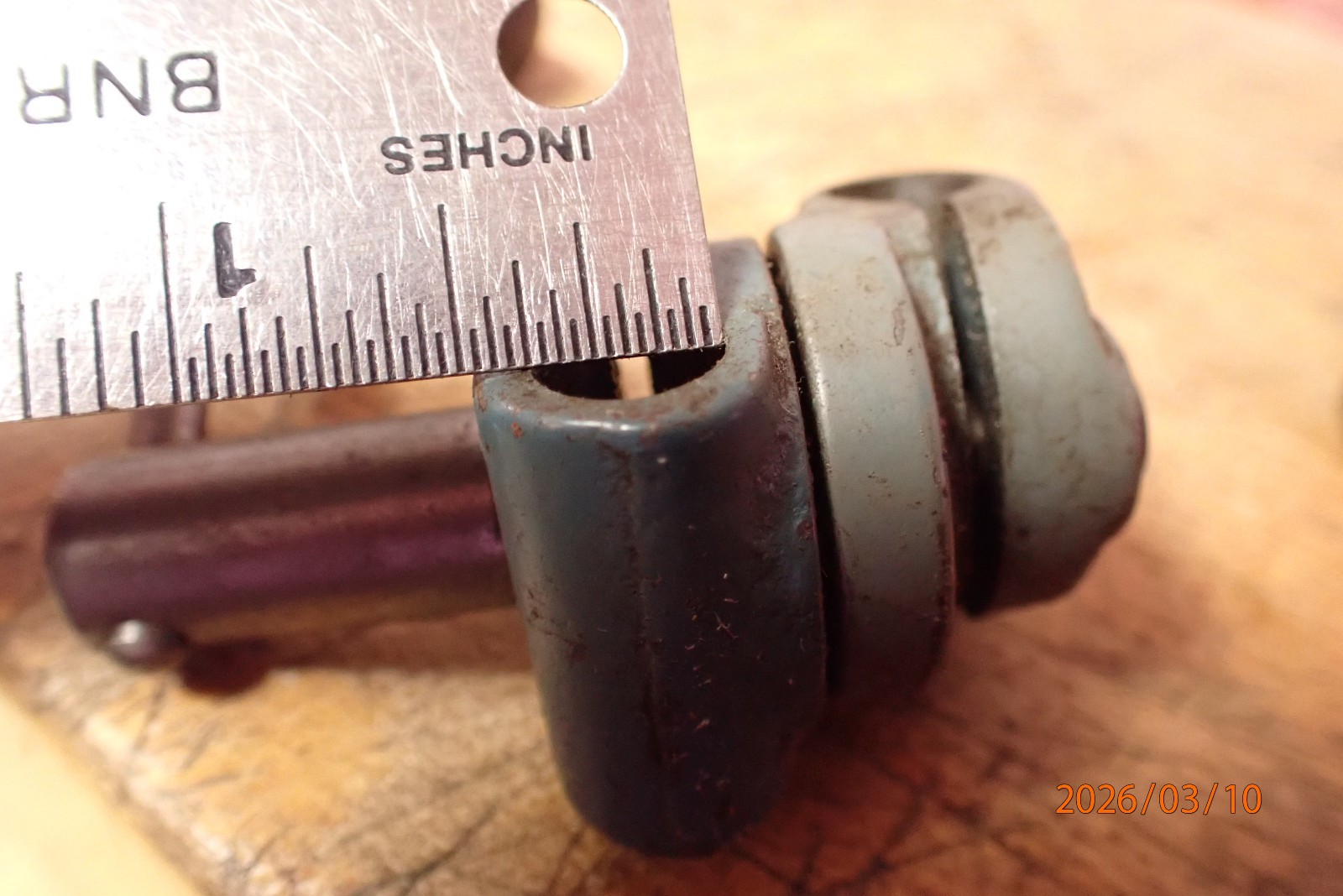 PILE OF BROWN AND SHARPE STARRETT OTHER DIAL INDICATOR ARMS SWIVEL BRACKETS PART