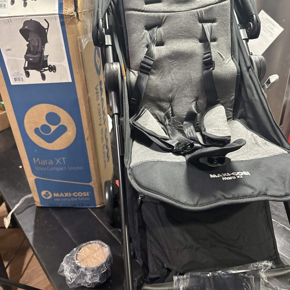 Maxi Cosi Mara XT Ultra Compact Stroller - Essential Black