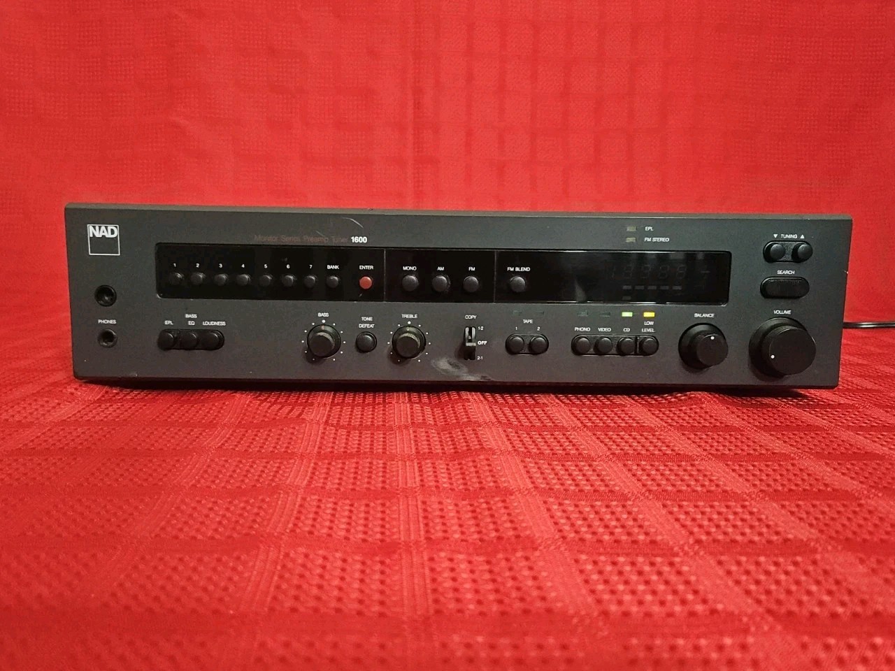 NAD 1600 Stereo Preamp / Tuner ~Powers On ~No Sound Output~ Sold As Is~ Read ~