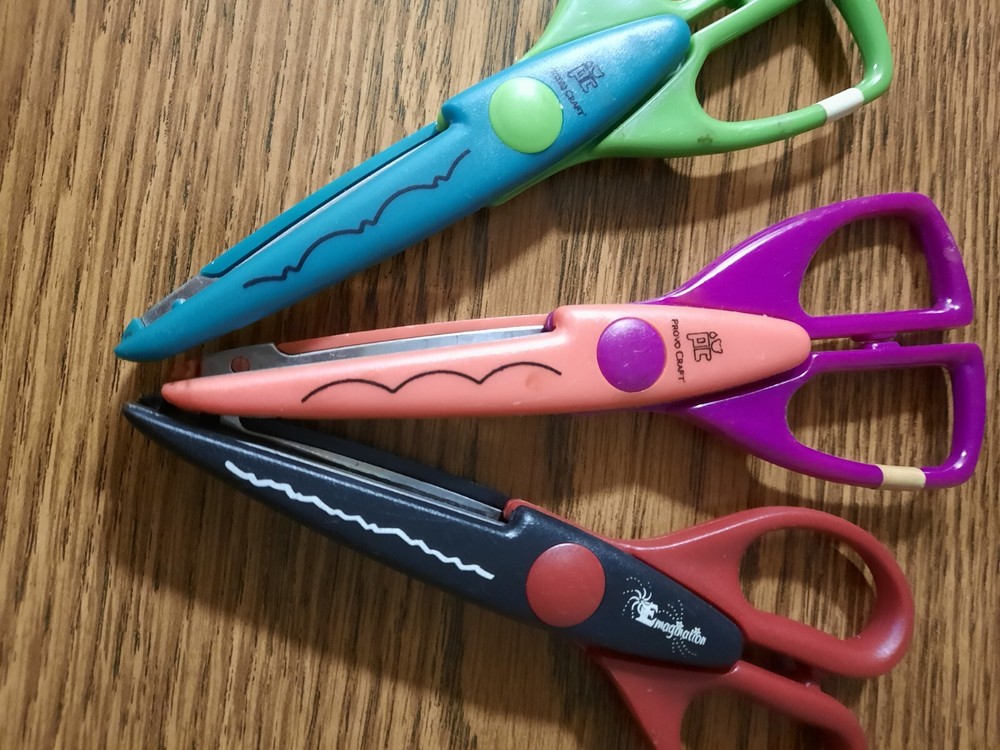 Scrapbooking Decorative Edge Scissors 9 Pr. Various Makes And Sizes