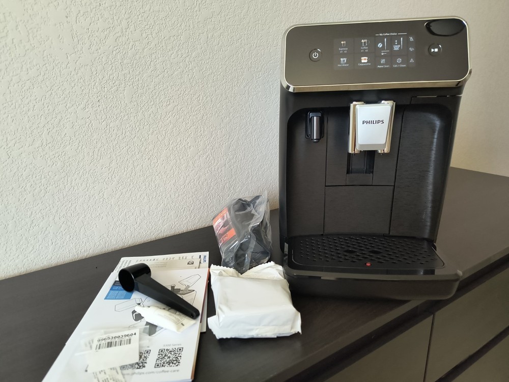 Philips 2300 Series Fully Automatic Espresso Machine with LatteGo milk system