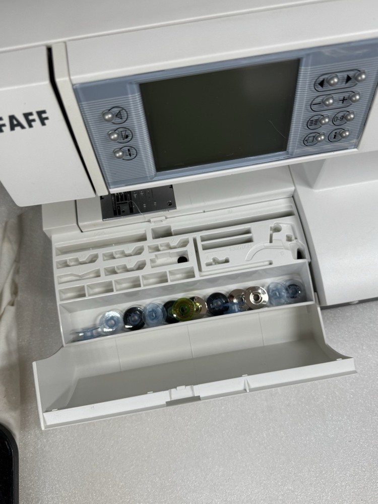 PFAFF Performance 2056 Sewing Machine Tested Working Storage Case