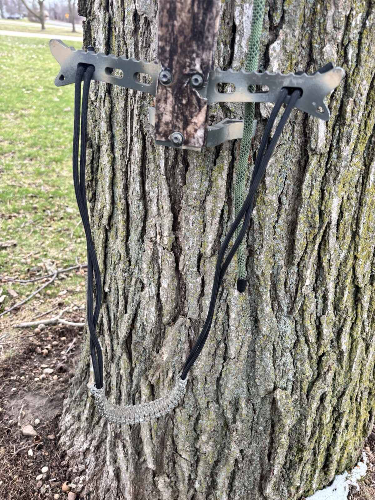 Camouflage Hawk Climbing Sticks for Mobile Hunting