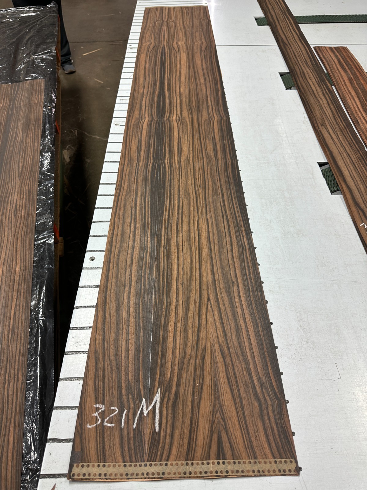 MACASSAR EBONY Paperbacked Wood Veneer 88'' x 13'' 321M