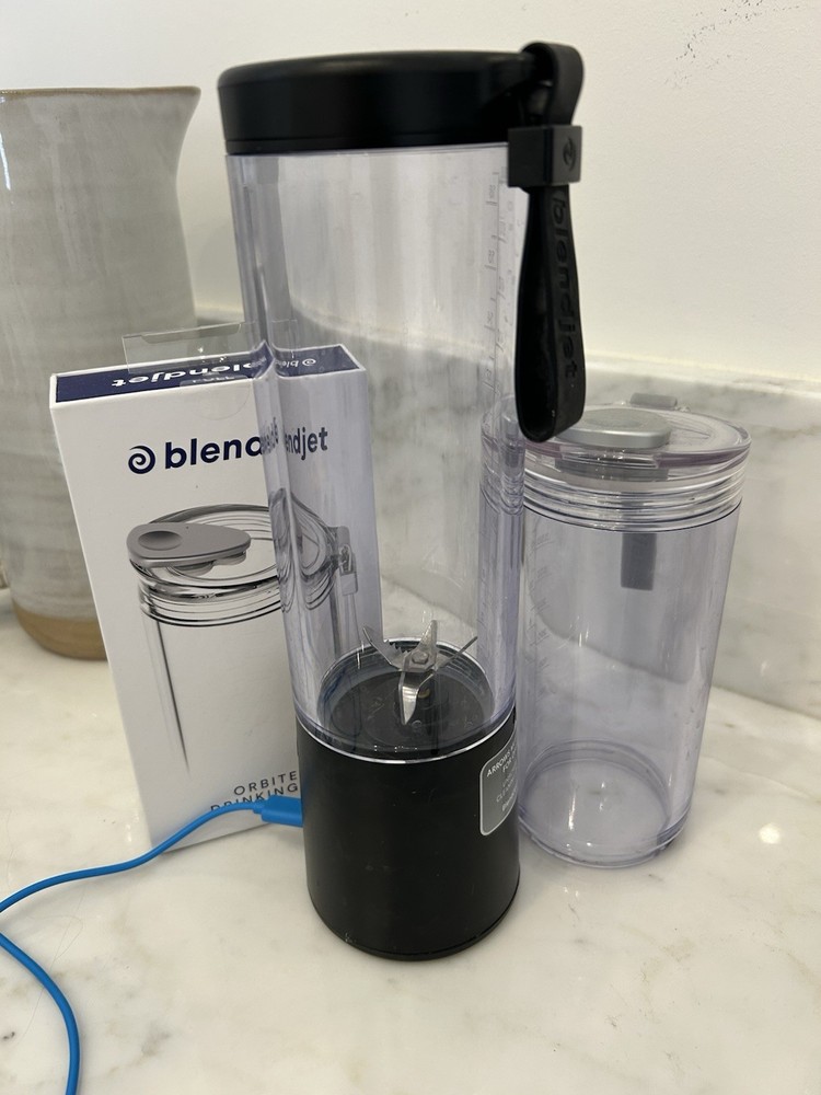 BLendjet Portable Blender With 2 Blending Containers And 2 orbiter Drinking Lids