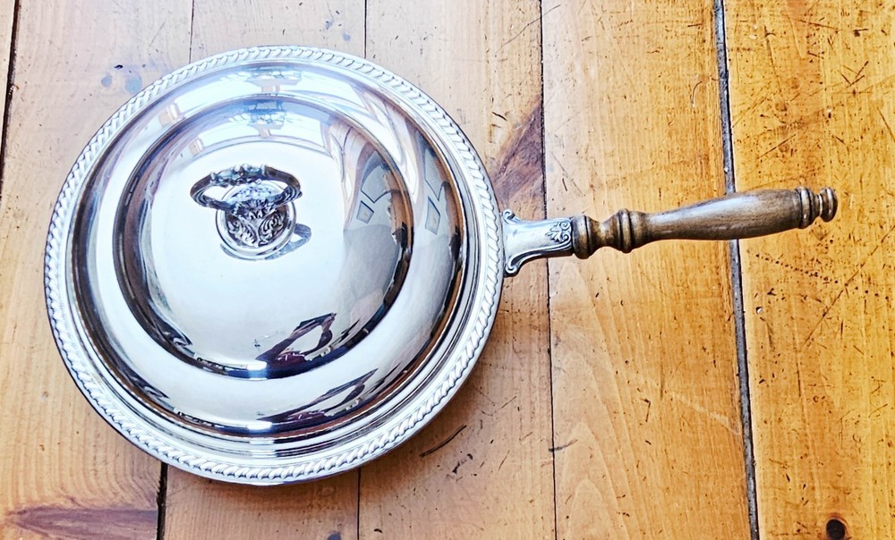 Sheridan Serving Covered Dish 2 QT Pyrex Chafing Stand + Burner Silverplate