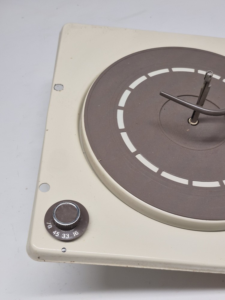 Zenith Solid State Suitcase Turntable