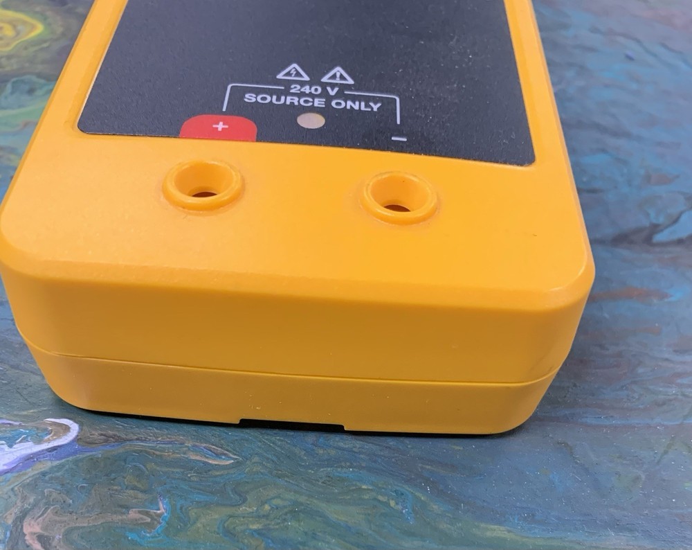 Fluke PRV240 Proving Unit - Bench Tested & Verified - 240V AC/DC Source