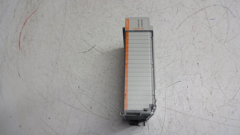 Allen-Bradley Compact I/O 1769-OA8 Output Module