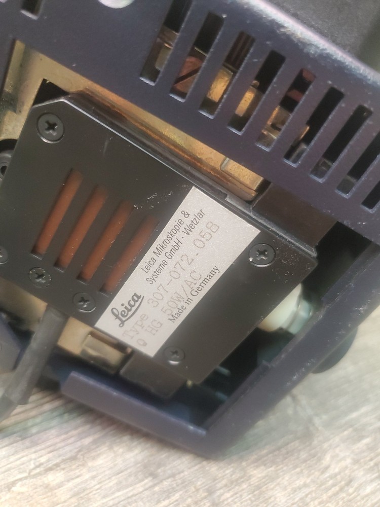 Fluorescent illuminator for microscope Leica Type 307-072.058 Microscope Light