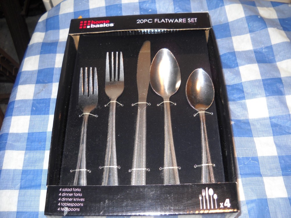 20 pc flatware set, Home Basic,  New