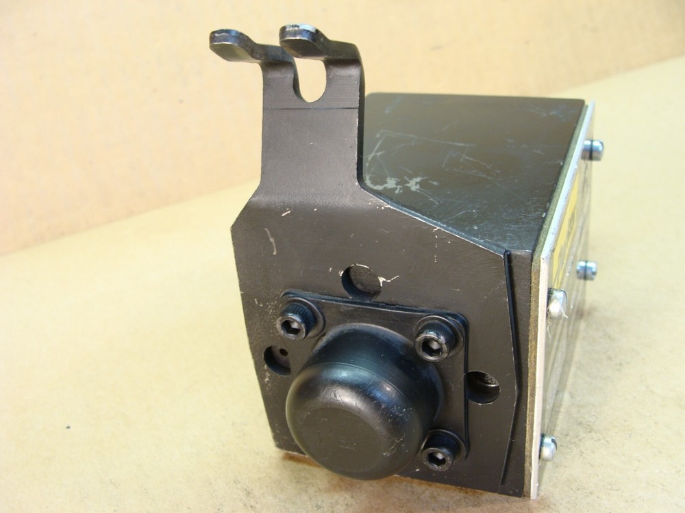PARKER hydraulic directional control valve D3MR4B B
