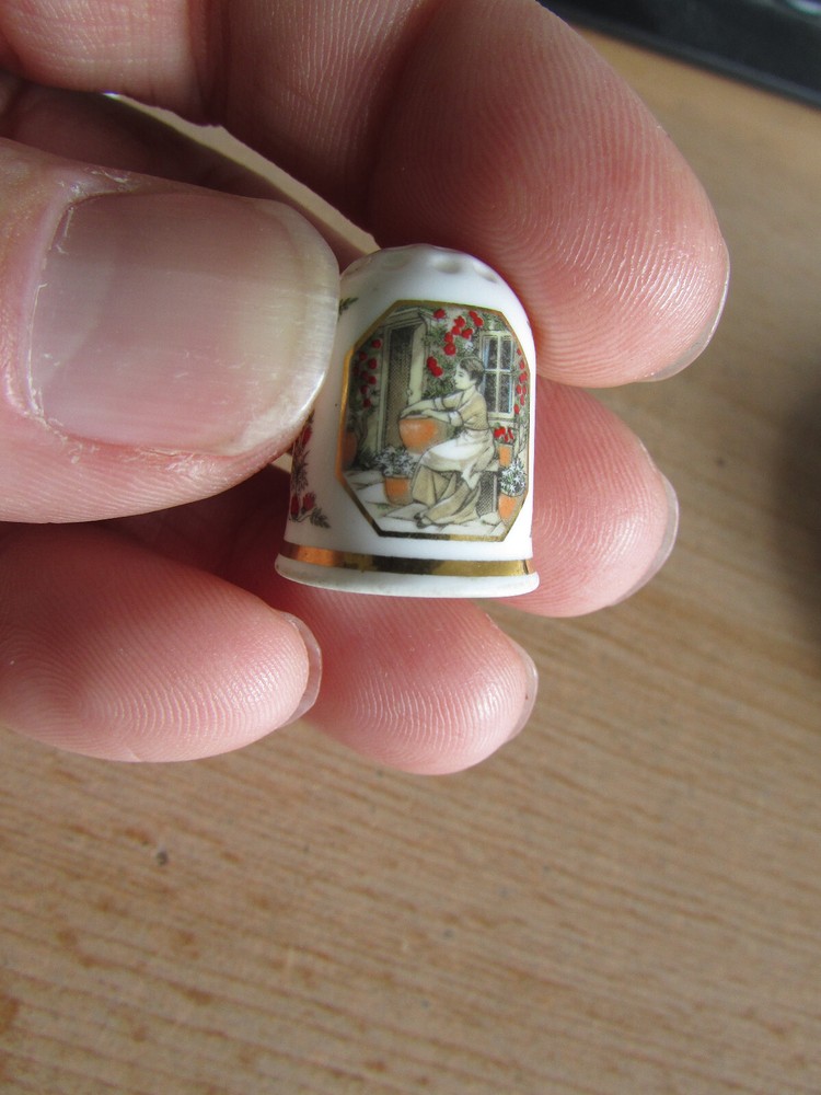 Westbury Studio Bone China Thimble - WILLIAM MORRIS