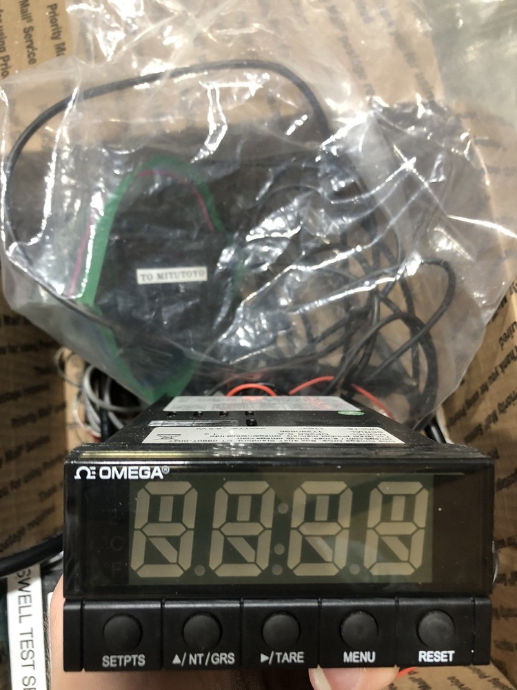 Omega Engineering DP25B-S-A Strain Gauge Panel Meter 5K Lb Compression Load Cell