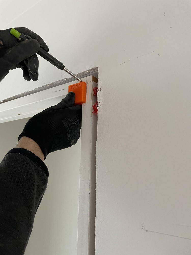 Quick And Accurate Architrave Measuring & Mounting Tool - 5mm Setback