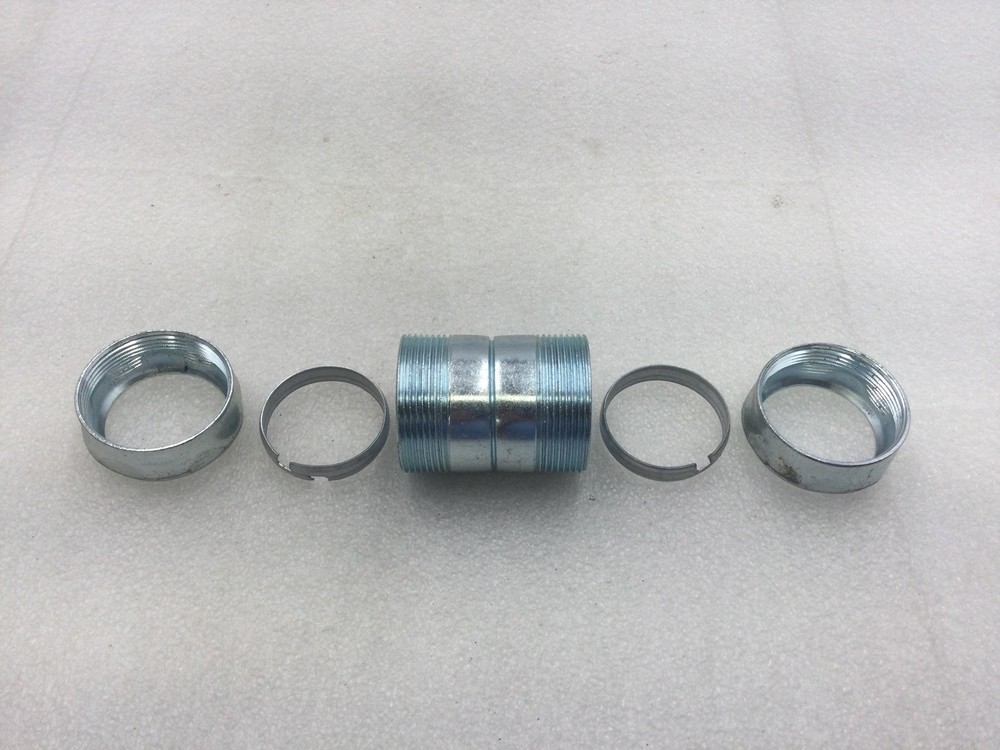 Topaz 1 1/4" EMT Conduit Compression Coupling