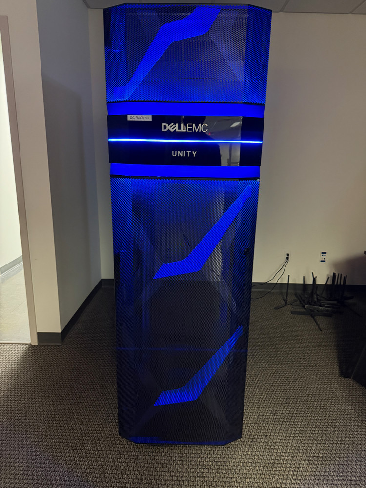 Dell EMC UNITY 40U Server Rack