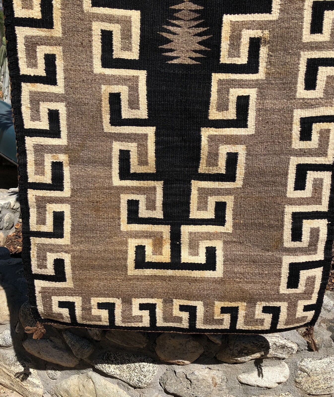 ANTIQUE NAVAJO WEAVING RUG NATURAL CHURRO WOOLS AUTHENTIC NATIVE c1930 62”x29”