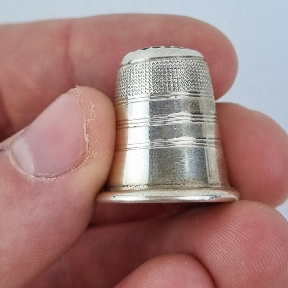 Solid Silver Thimble Birmingham 2002 A J Poole