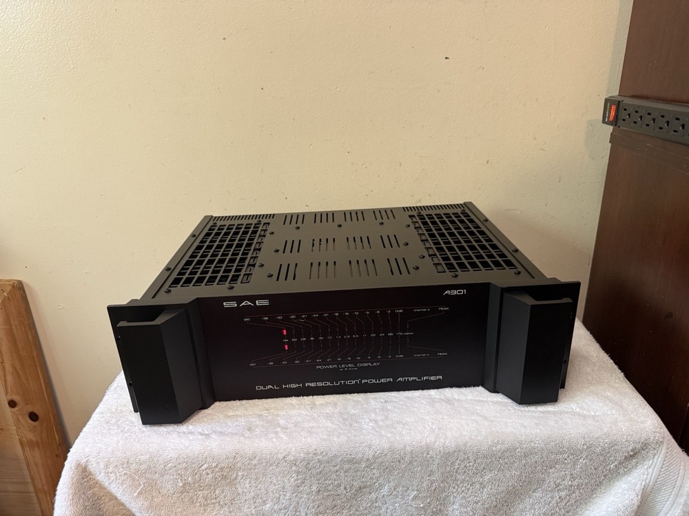 SAE A301 High Resolution amplifier