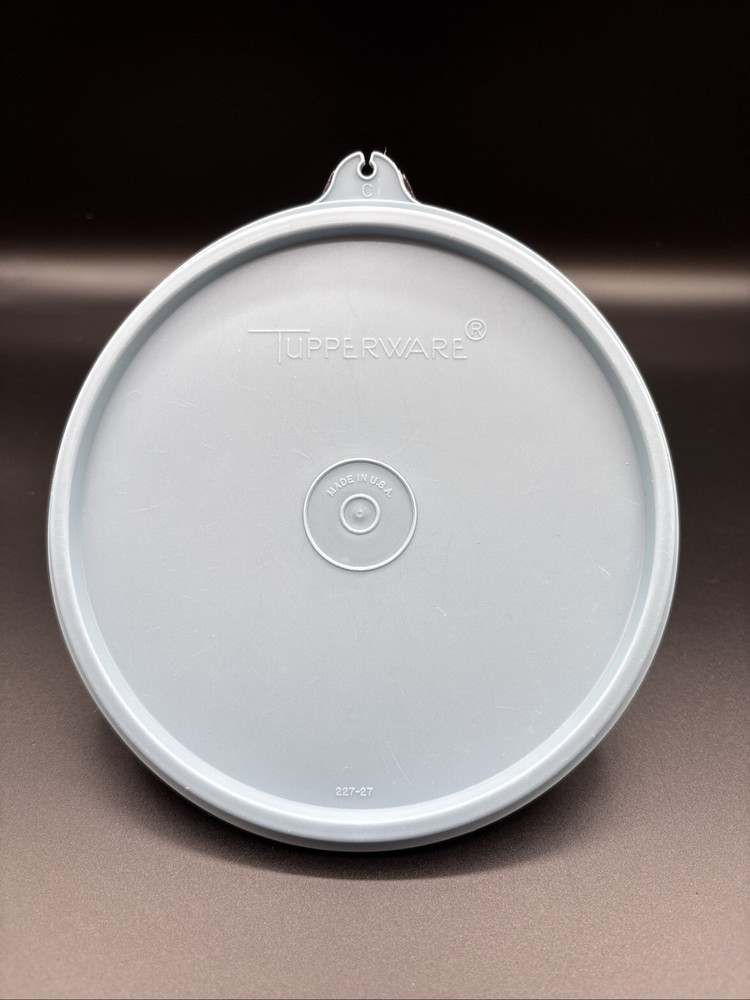 Tupperware Blue Round Replacement C Tab Lid Only #227-27