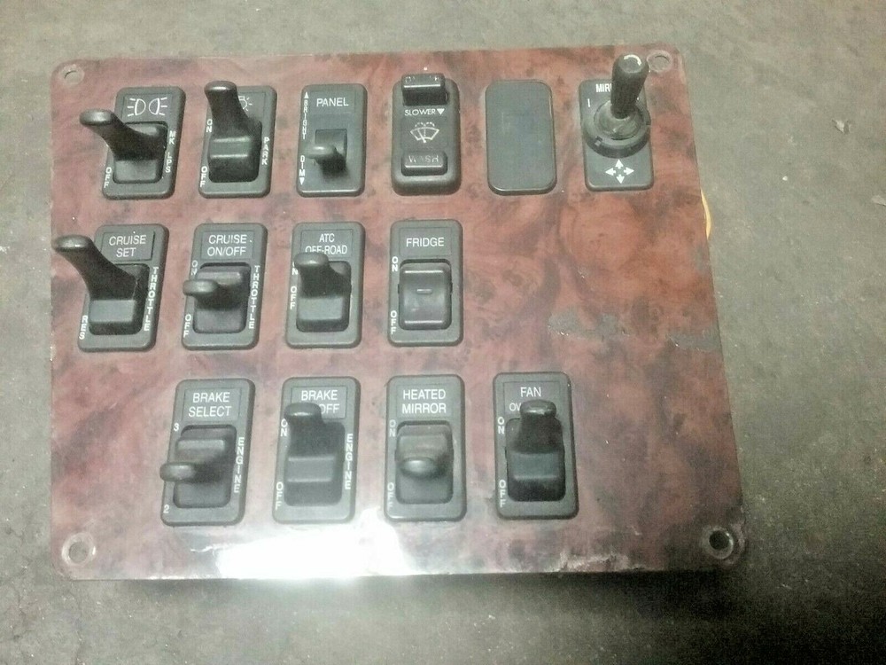 INTERNATIONAL 9400 SWITCH PANEL