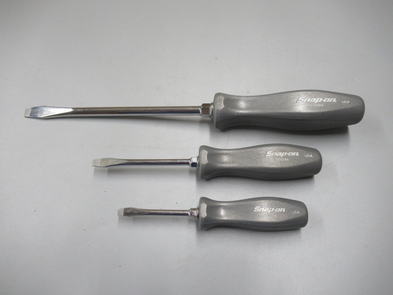 Set of 3 Snap-On SDD Flat-Head Gray Hard Handle Screwdrivers  SDD2 SDD4 SDD8