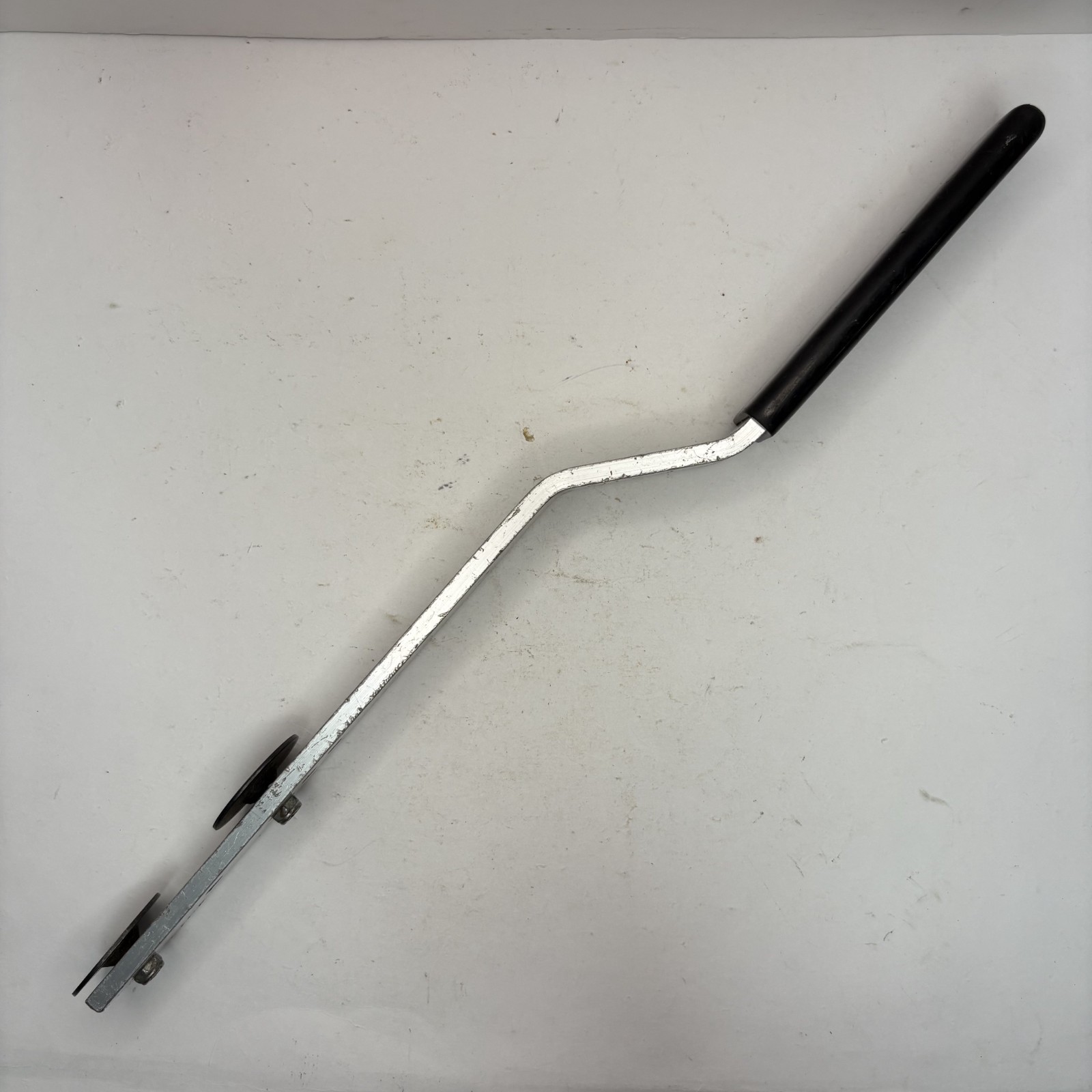 Malco Offset Duct Stretcher – Sheet Metal HVAC Hand Tool 16 inch